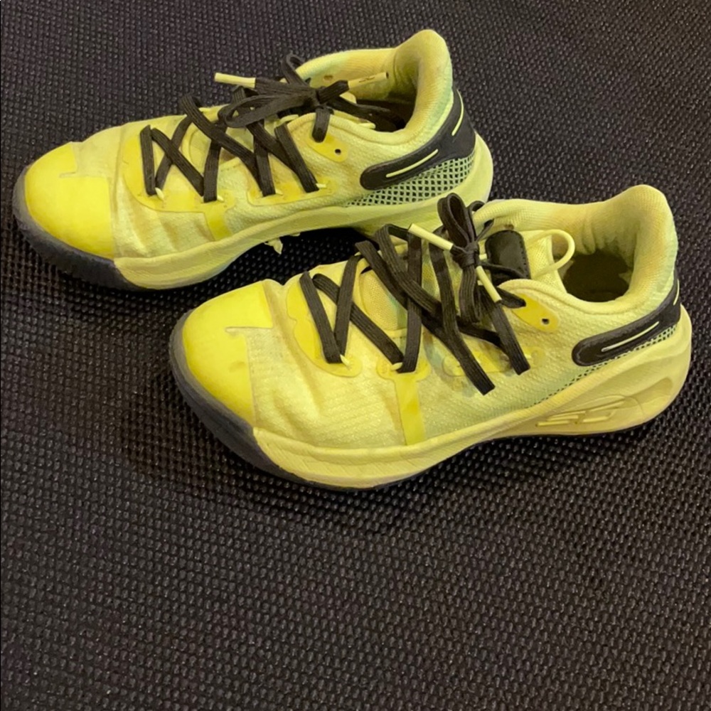 Under Armour size 2Y Stephen Curry 5
